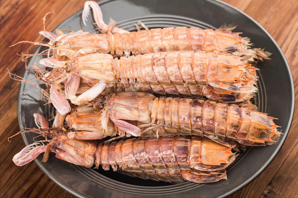 吃皮皮虾最简单方法,皮皮虾家常做法清蒸是用开水蒸吗