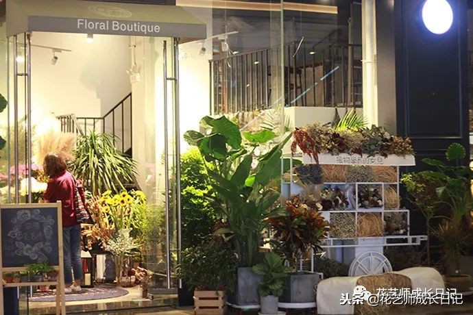 开花店如何运营让花店生意好,刚开的花店该怎么经营下去