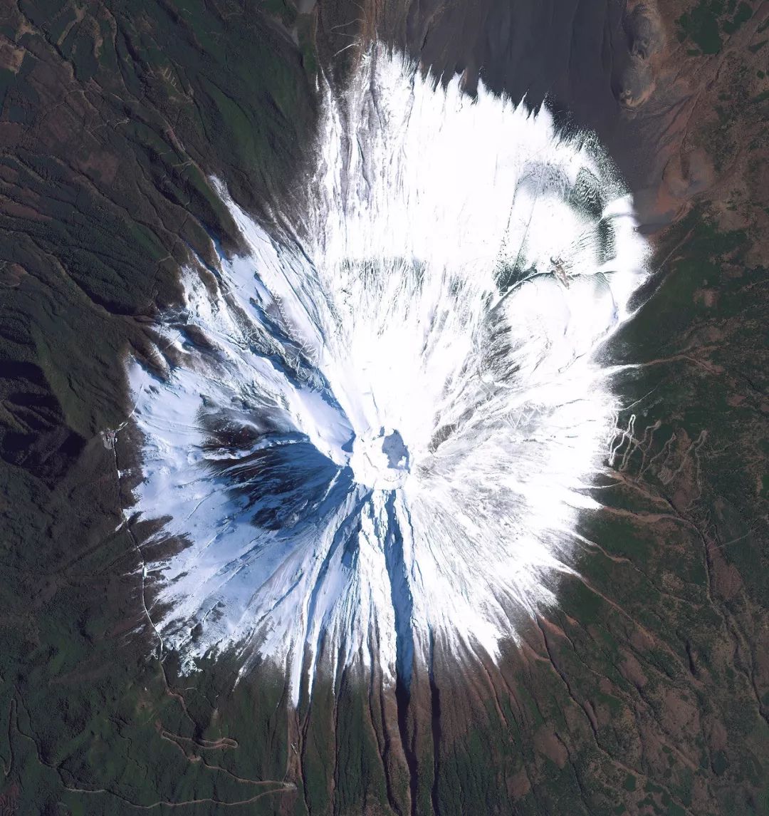 上帝视角下的地球美得有多震撼,地球有多美带你从上帝视角欣赏