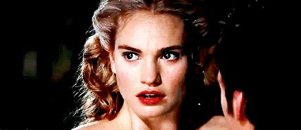 妆容不自然？跟刘晓庆化妆师毛戈平学，无痕粉膏比粉底液好用