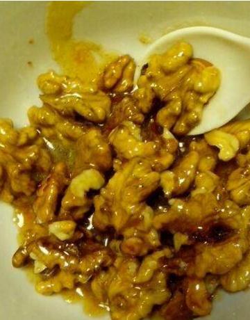 核桃和它一炒3天止咳秒杀止咳药,核桃仁炒蜂蜜真的治咳嗽的吗