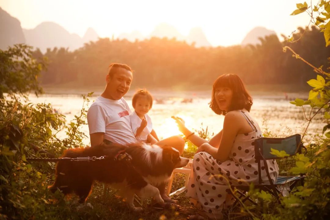 互联网大厂情侣辞职，爆改12㎡房车：不买房也可以很快乐