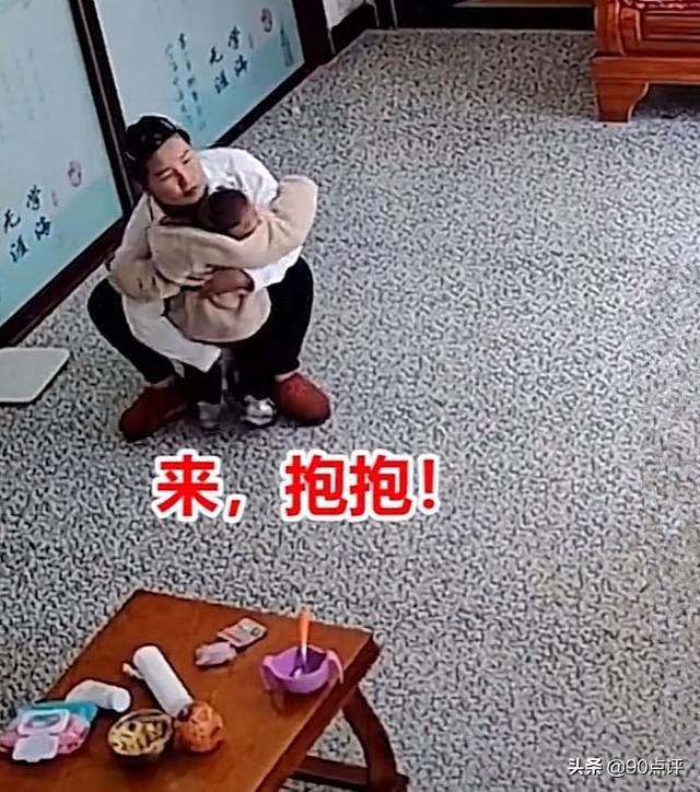 1岁半宝宝发脾气摔东西,一岁半宝宝发脾气摔东西打自己