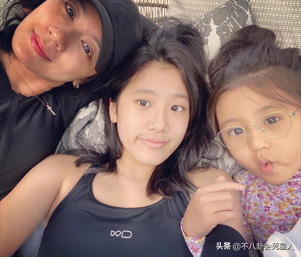 星二代遗传好基因:姚明11岁女儿身高1米8,曹颖的儿子长相帅气