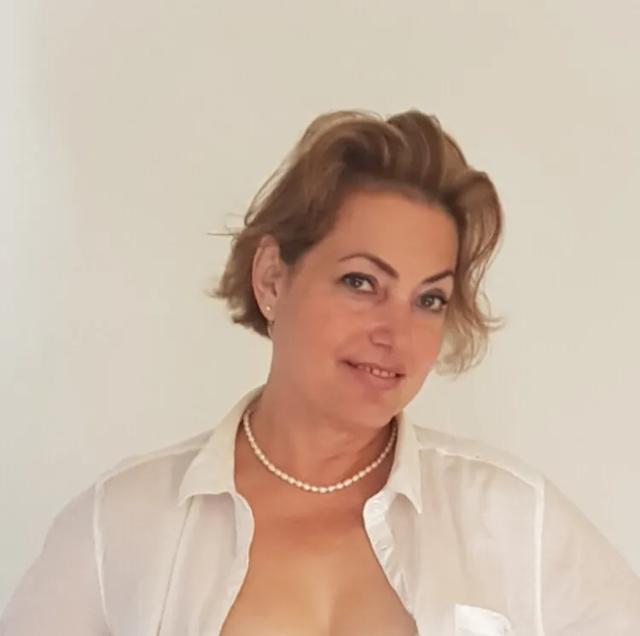 外交官强迫女秘书吸毒并性骚扰，遭拒后竟要与其女儿发生性关系