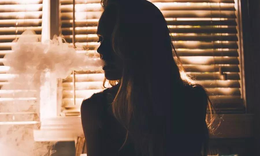 百亿“戒烟”网红产业，和正在上瘾的2000万年轻人