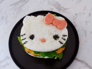 把饭做成汉堡,用鸡蛋做迷你汉堡好吃又好看