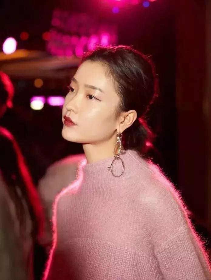 修饰扁头头型的发型,头型不好扁头适合什么发型