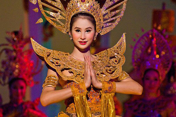 泰国人妖以什么为生？四种常见工作，有的还要考取证书
