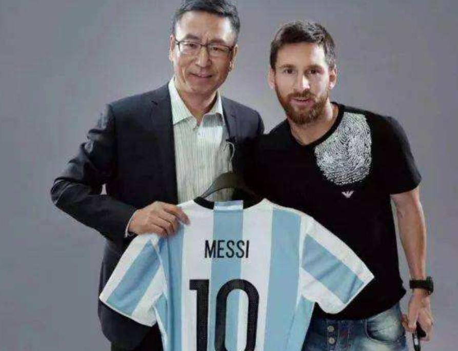 央视主持人白岩松足球,中国足球主持人白岩松