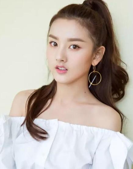 曝光宋祖儿疑醉酒踢人,宋祖儿深夜醉酒乱踢路人