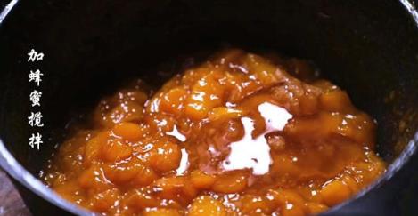 黄桃很好吃甜而不腻很新鲜,又脆又甜的本地黄桃