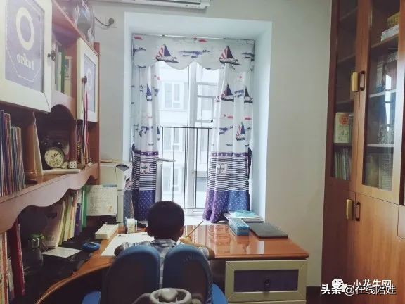 书柜开放式好看还是有门好看,书柜选开放式