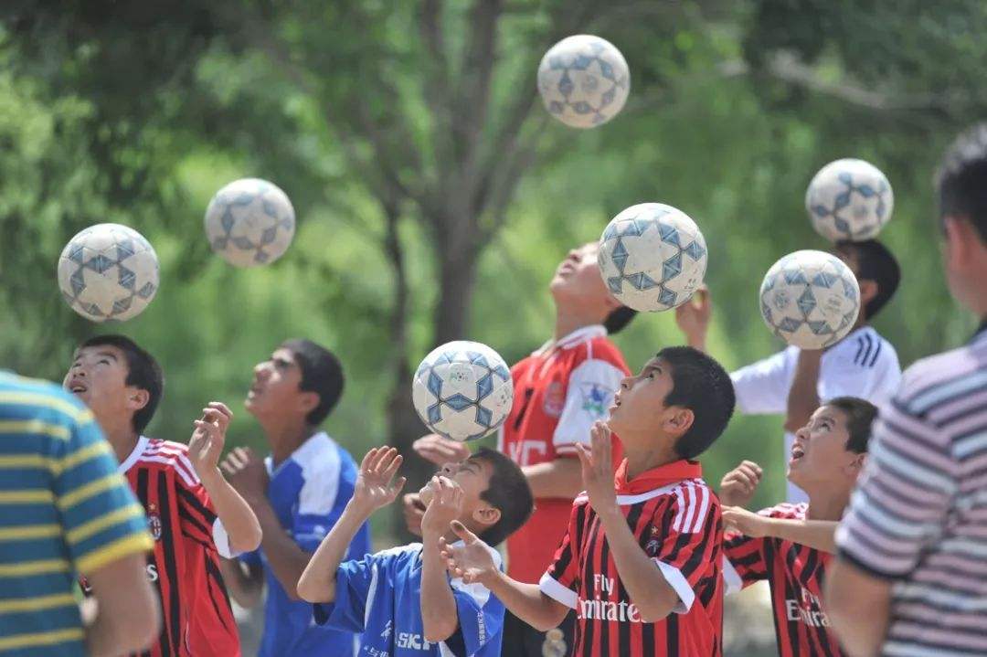 中超降薪能拯救中国男足吗,中超昔日豪强深陷保级泥潭