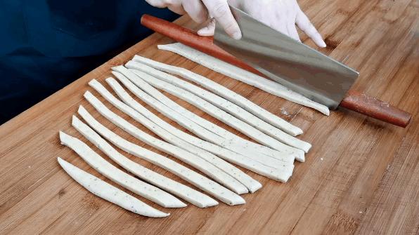 炒棋子豆怎么做好吃,棋子豆怎么做又酥又香又好吃