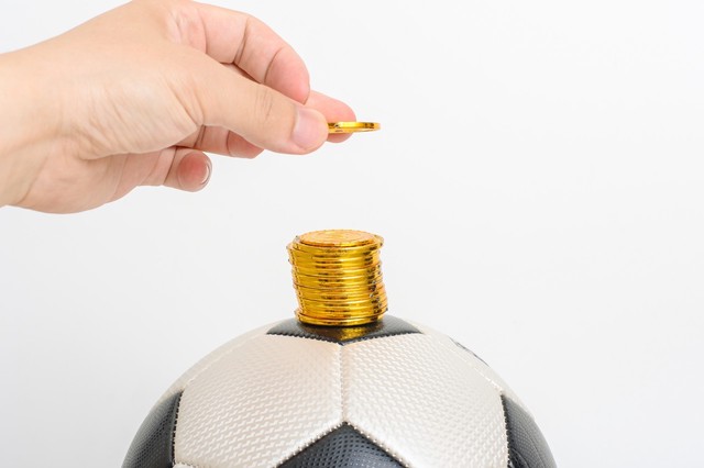 中超多家俱乐部被曝欠薪！是金元足球后遗症，还是足协改革惹的祸