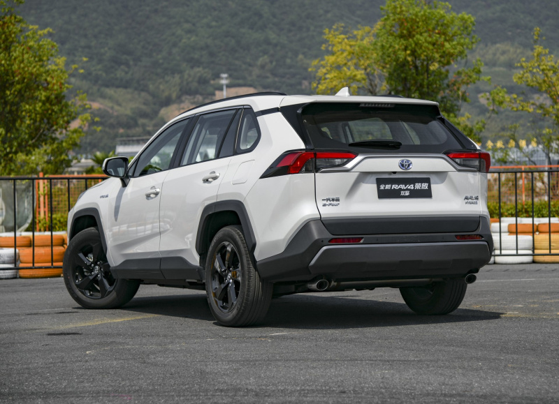 丰田新款车推荐10到13万车,丰田热卖的三款车