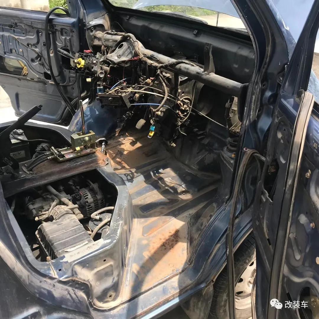 这动手能力也太强了！车友纯手工打造纯粹JDM小货车