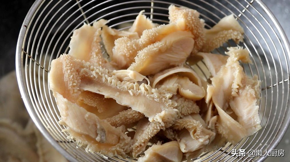 青红辣椒炒牛肚,花了23块钱买的菜