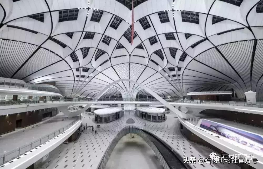 金凤凰机场,北京大兴国际机场凤凰展翅航站楼