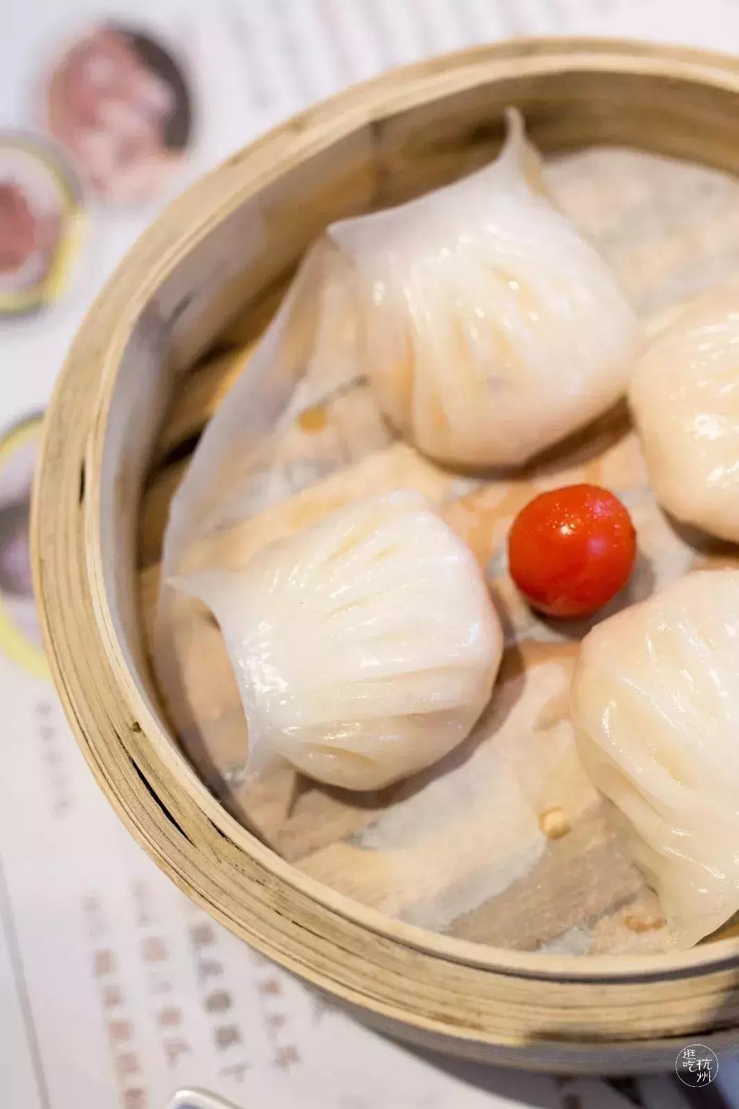 9元一个乌龟包，80+种港式茶点，这家超会卖萌的茶餐厅进门就送你