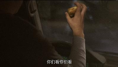 一部被低估的黑色幽默经典电影,一部极具讽刺意味的黑色幽默电影