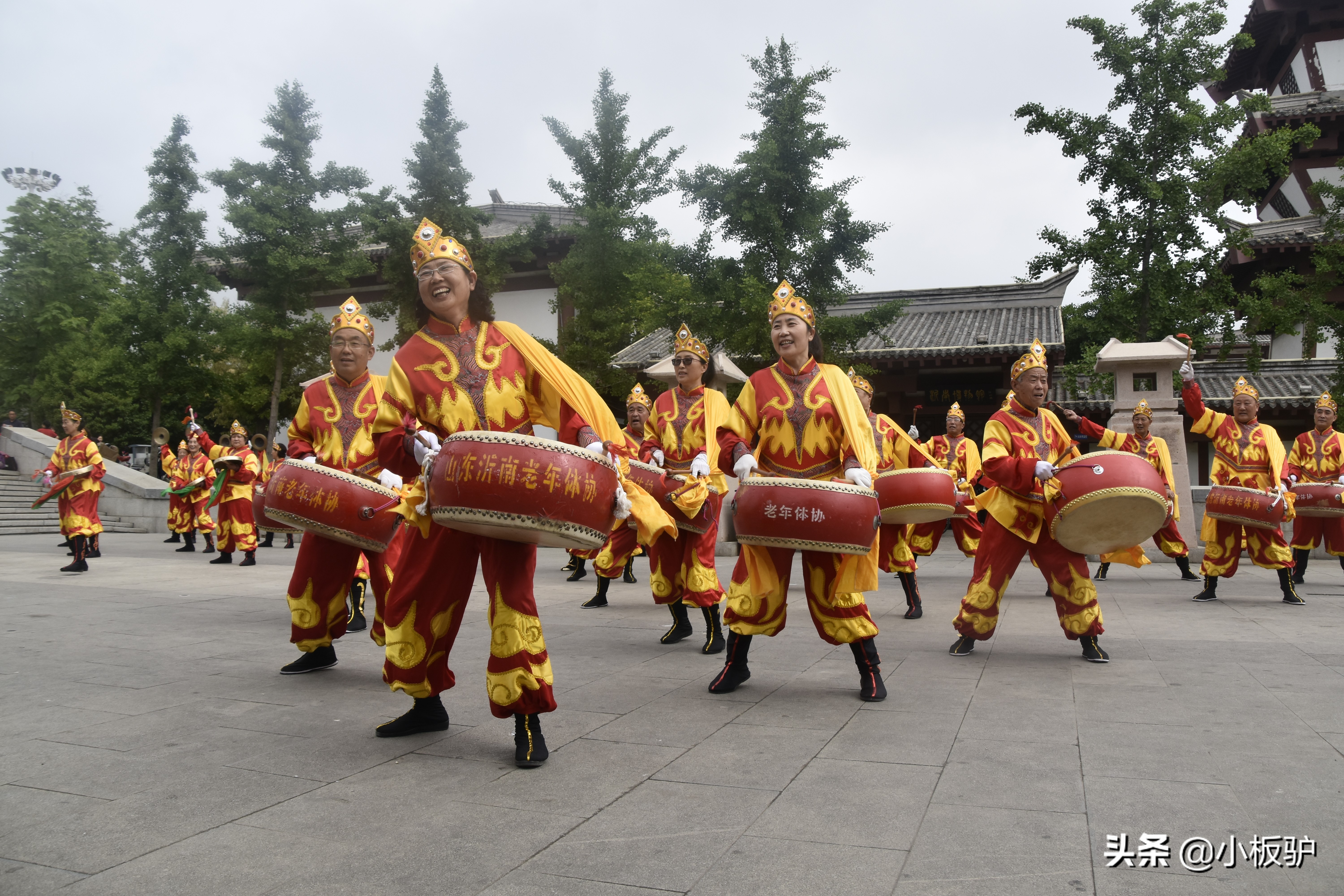 激情锣鼓表演,秧歌威风锣鼓表演完整版