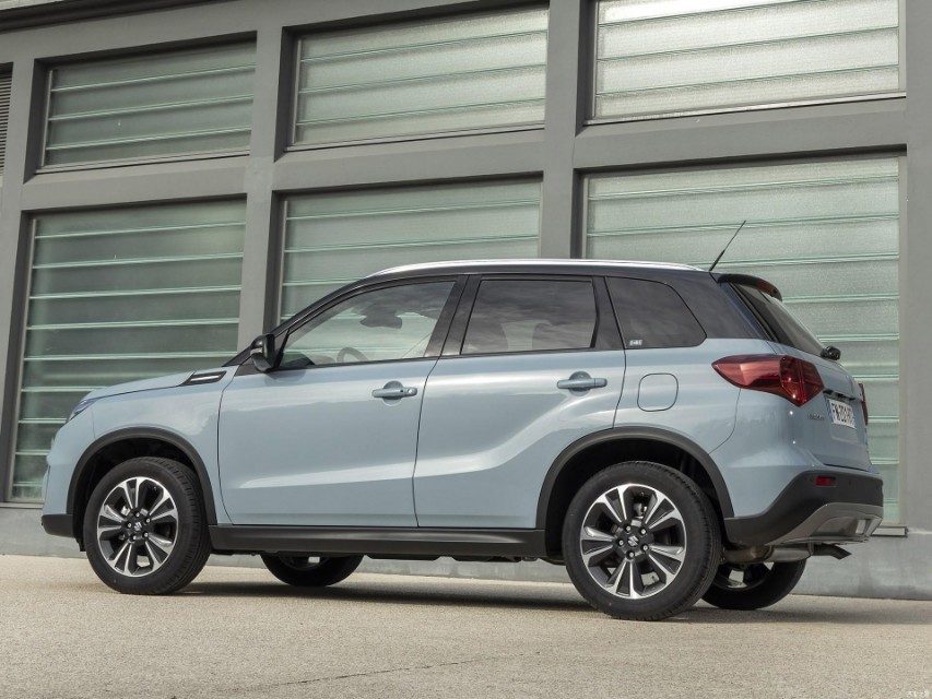 铃木双色suv车型,铃木最新款中型suv