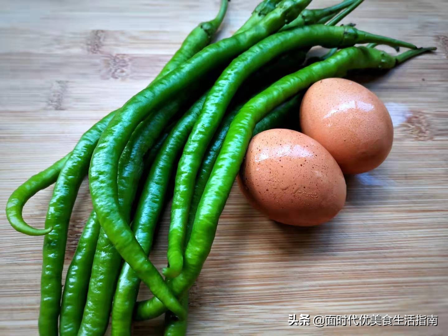 辣椒怎么做又酥又香,这才是辣椒的正确做法