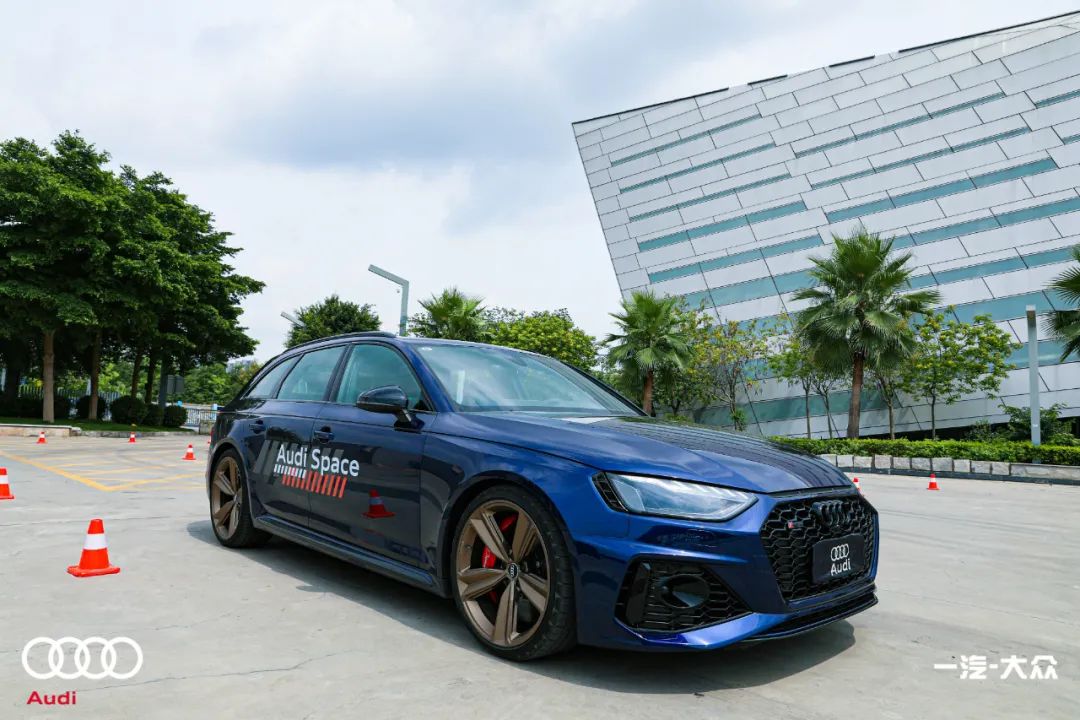 最新款奥迪rs5赛道试驾,奥迪rs5双门版赛道测试