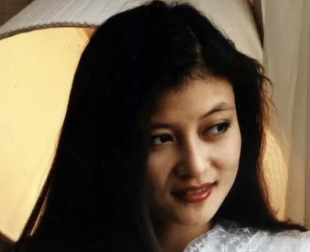 朱晓琳退出歌坛的原因,朱晓琳《妈妈的吻》