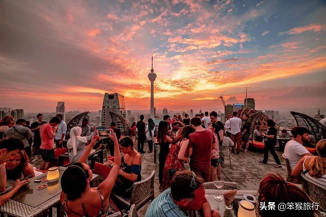 胡静豪门的生活,胡静的现实生活