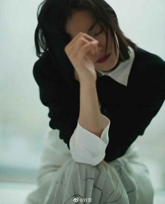 模特拍照姿势怎么调,模特拍视频如何保持松弛感