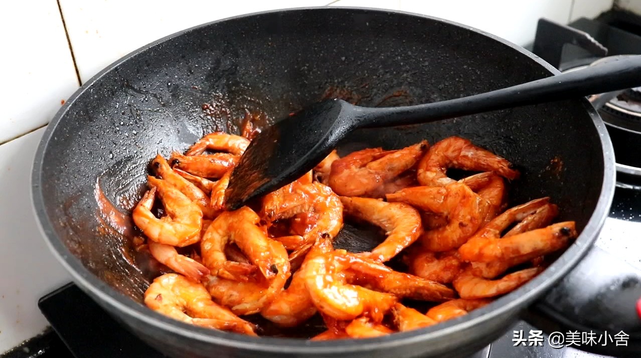 教你做油焖大虾鲜嫩入味超下饭,私家小厨之油焖大虾鲜嫩q弹