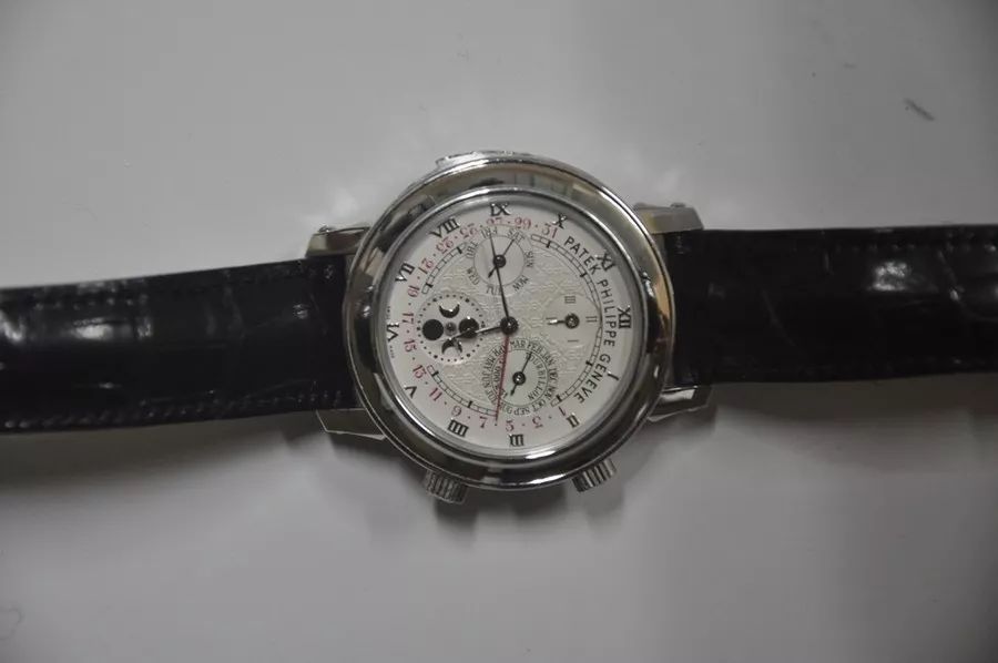 百达翡丽最新拍卖纪录,百达翡丽拍卖现场