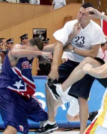 中国男篮史上打架厉害的球星：巴特尔第2，易建联上榜，朱芳雨第1