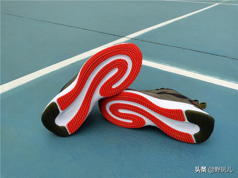 李宁复古潮流跑鞋微晶灰测评,李宁云四代跑步鞋夏季评测