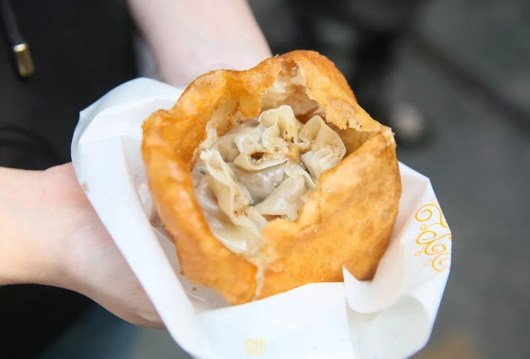 排队两小时，吃饭十分钟？传说中的老字号，真的值得排队吗？