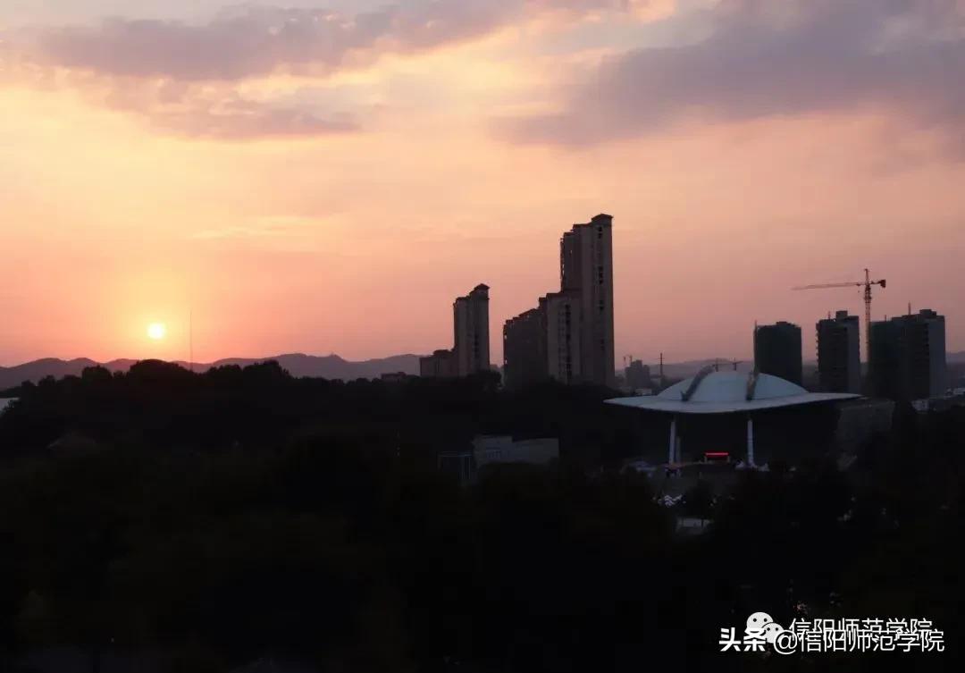 日落大道浪漫出逃歌词,在日落大道浪漫出逃下一句