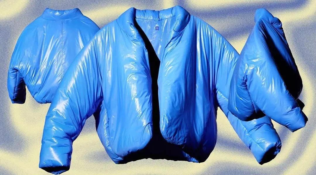 YEEZYXGAP销量惨淡，沦落至地跌打广告？网友：蓝色垃圾袋？