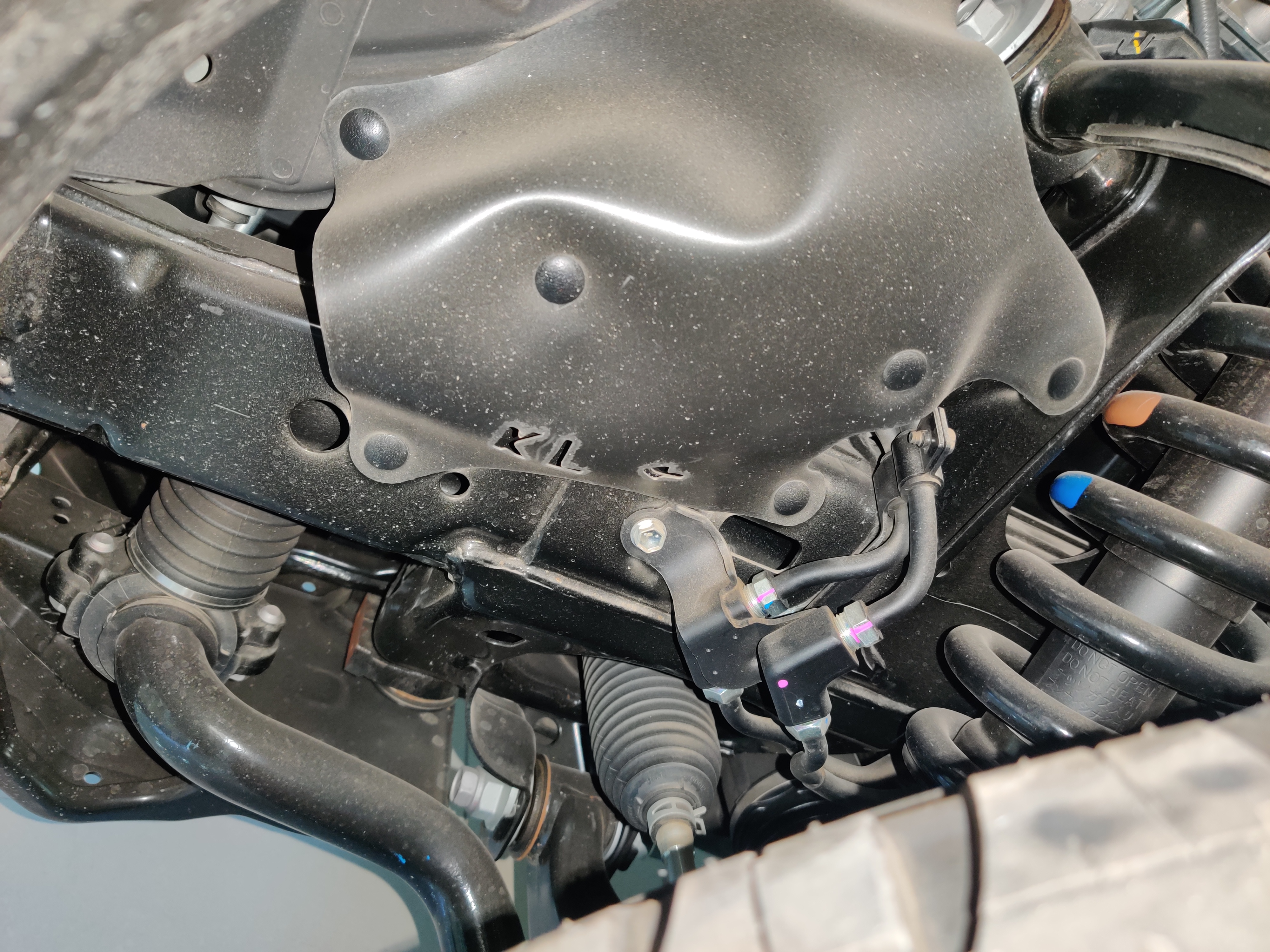 日系suv丰田霸道3.5,顶级丰田越野车兰德酷路泽