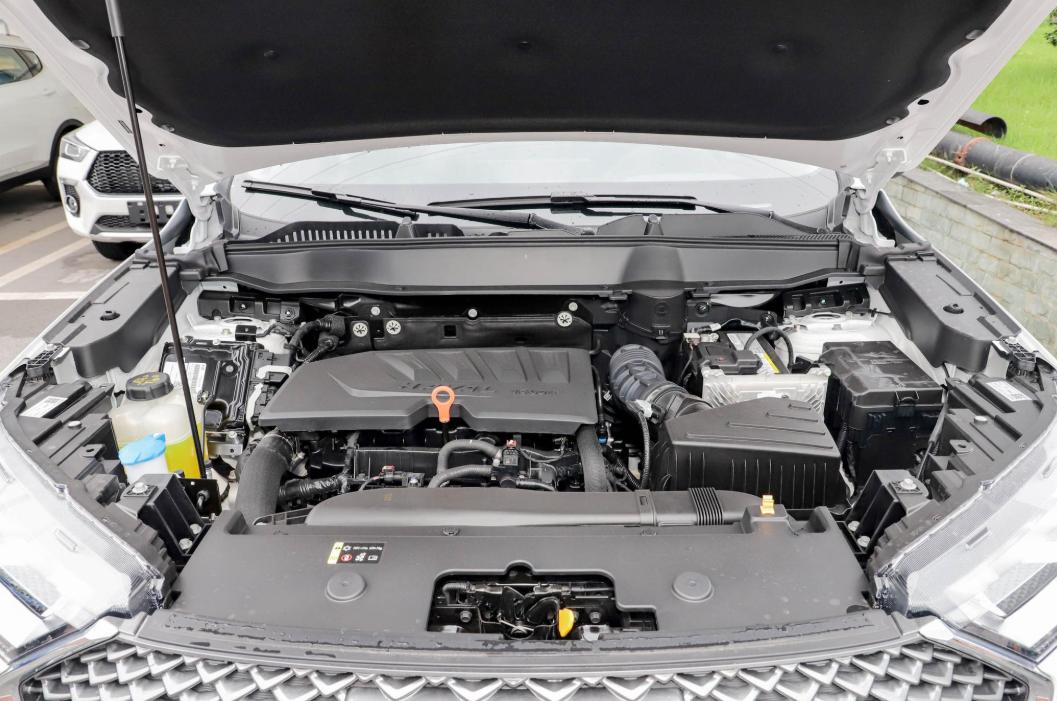 第三代H6使用柠檬平台打造，内饰焕然一新，哪款更合适？