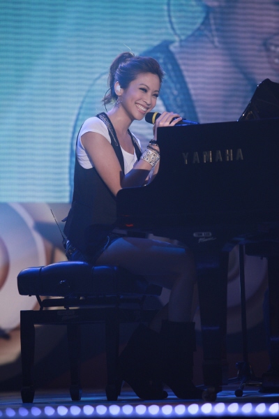 蓝盈莹和张檬对比照,张含韵蓝盈莹合照