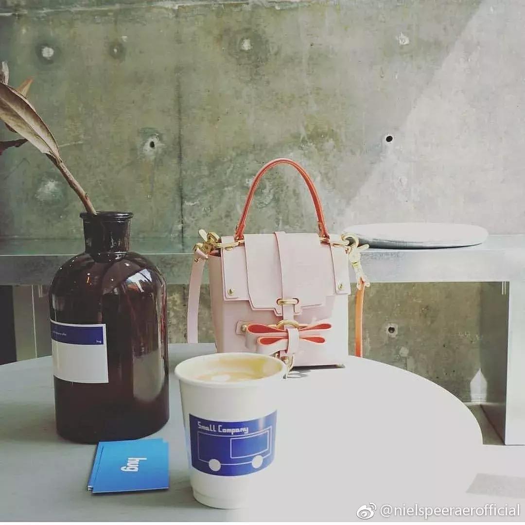 1000左右的包包品牌推荐,1000块钱能买什么大牌的包