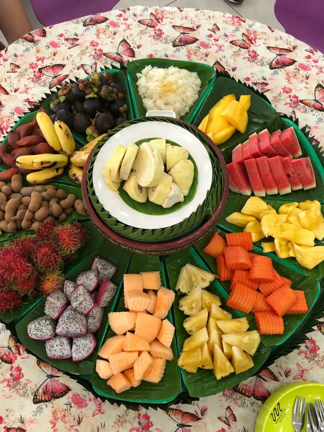 去泰国旅游可以品尝哪些特色美食,去泰国旅游吃什么比较好