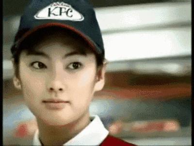 张雨绮雨化田,张雨绮撑伞