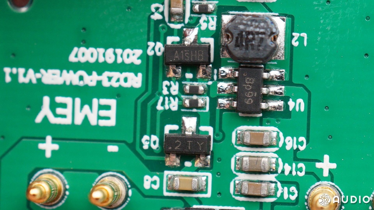 足球篮球蓝牙耳机拆解,足球款蓝牙耳机