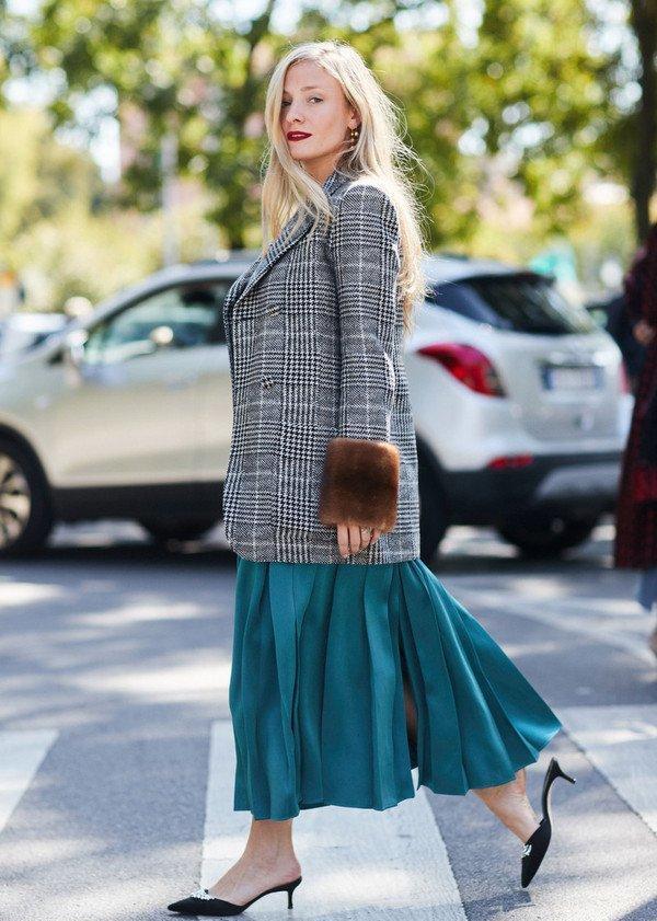 西装配裙子适合哪种发型,中长西装配什么裙子好看