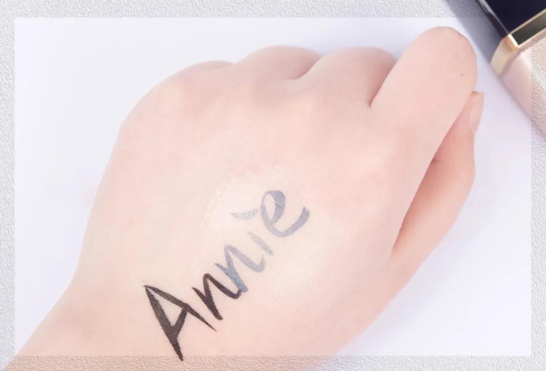 8小时实测11瓶网红粉底液，干皮、油皮、痘痘肌照着买就对了！