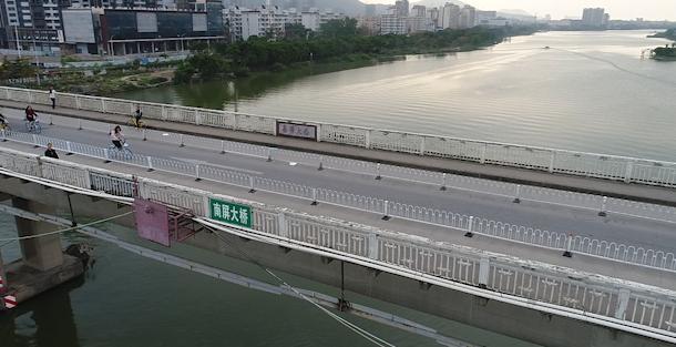 驾驶证吊销超过半年怎么拿回证件,男子刚拿驾照被扣12分